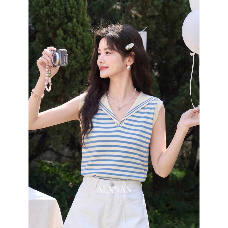 Women s Navy Blue Striped Knit Top L