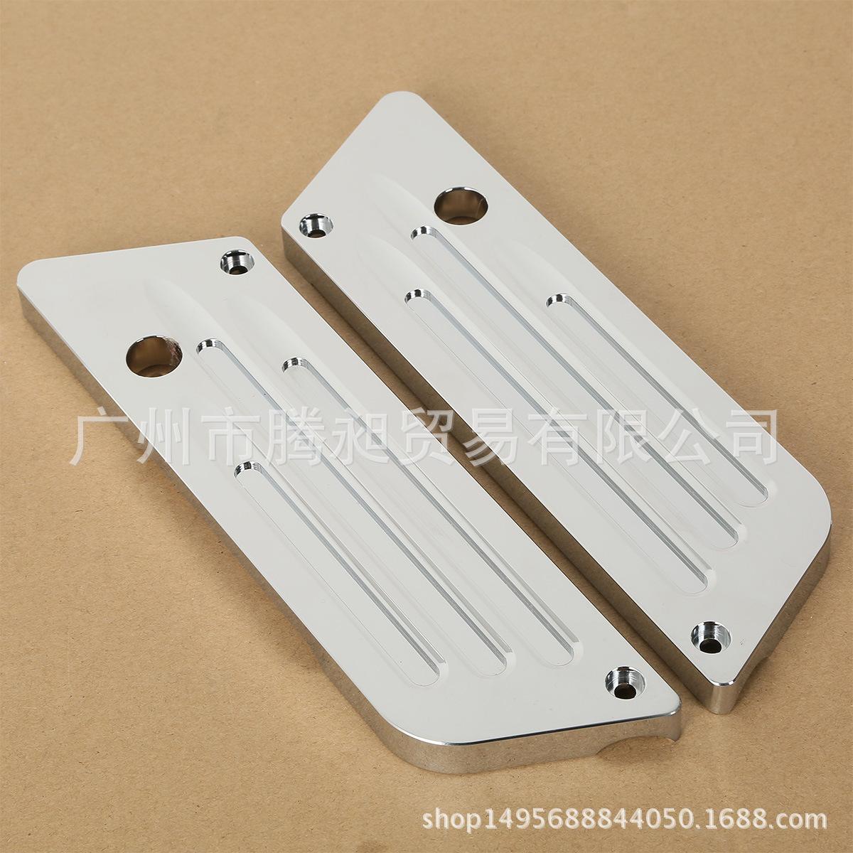 

Декоративная крышка бокового замка заднего кофра 1-piece set