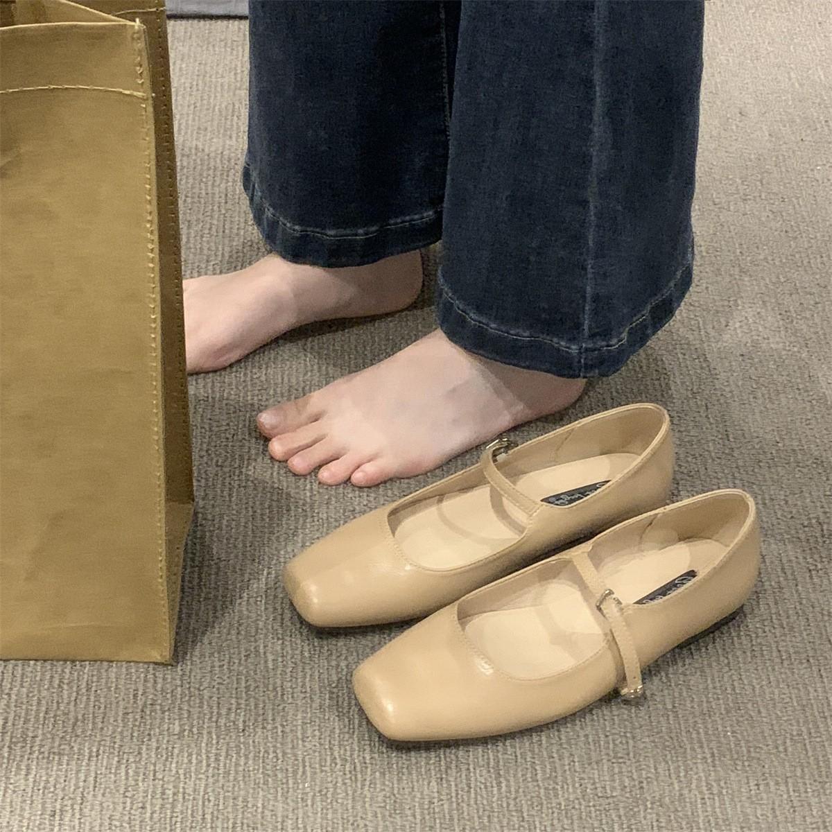 

Жіночі одномісні туфлі в стилі ретро з квадратною головою і неглибоким ротом 2025 року, нові весняно-осінні корейські версії, у ніжному казковому стилі, на товстому каблуці Туфлі Мері Джейн 39 абрикосовий
