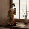 Japanische Geisha-Puppe Details Traditionelle Figur Handgefertigte Seidenstatue für