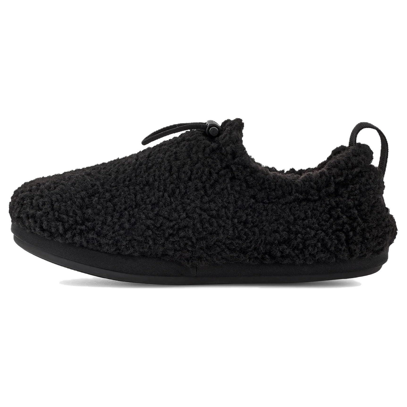 (WMNS) UGG Plushy Slipper Black Women s 1143952-BLK EU 37