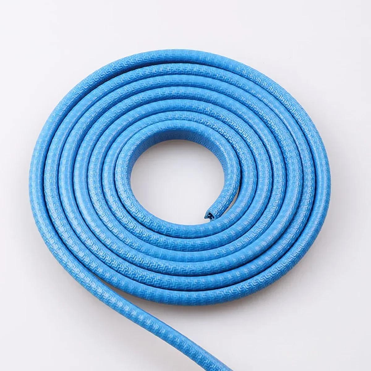 

5 метров автомобильной полосы предотвращения столкновений с пятью цветами, доступными для практического использования. Внешние аксессуары. Автомобильные декоративные детали. синий