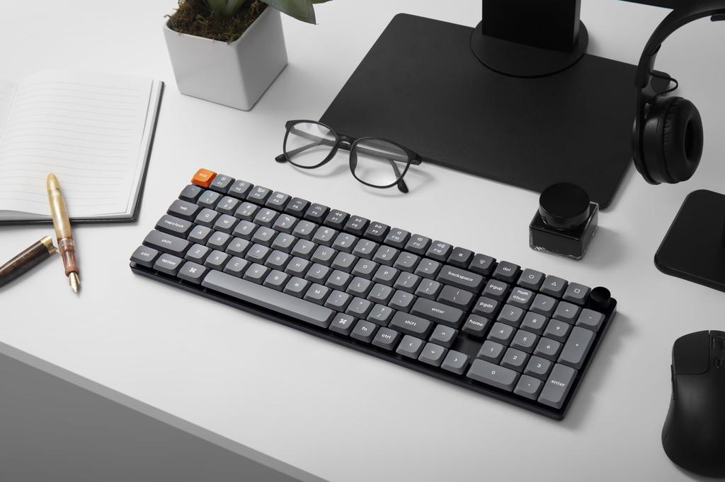 K17 Max compatible wireless custom mechanical US White LED low profile Gateron mechanical Mac Windows Linux compatible profile Gateron mechanical red