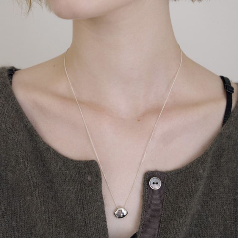 ovbeige [VEI] 925silver PEBBLE PENDANT NECKLACE