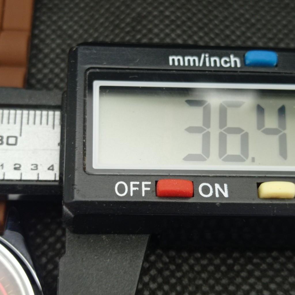 REFURBISHED VINTAGE SEIKO 5 AUTOMATIC JAPAN MENS D/D RED WATCH 593a-a311241-2