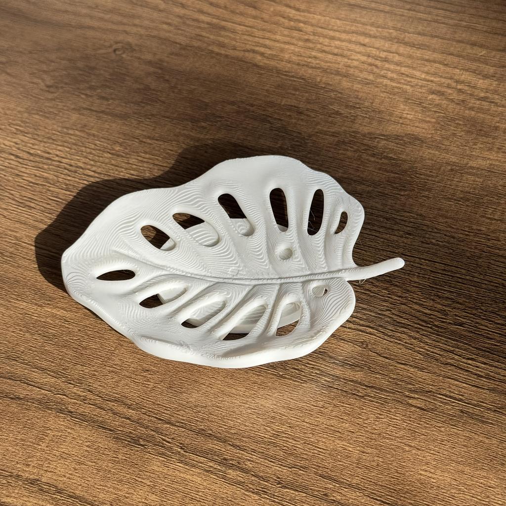 A 3D-Printed Soap Dish And Soap Holder Designed for Home Use To The Bathroom Sink, Featuring a Minimalist Style