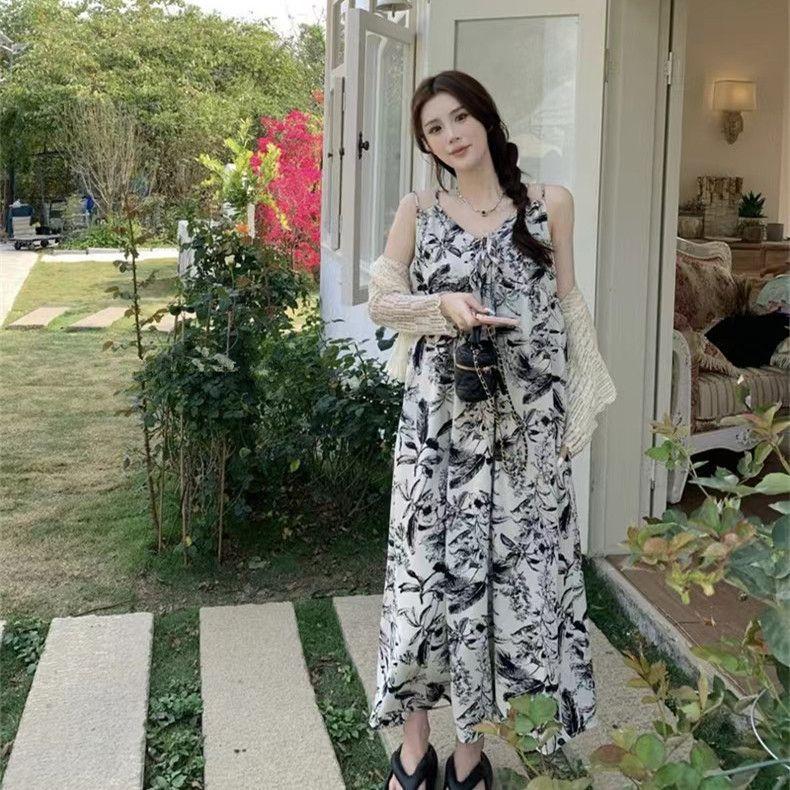 Coffee break French suspender dress children's summer new seaside vacation temperament high-end floral dress