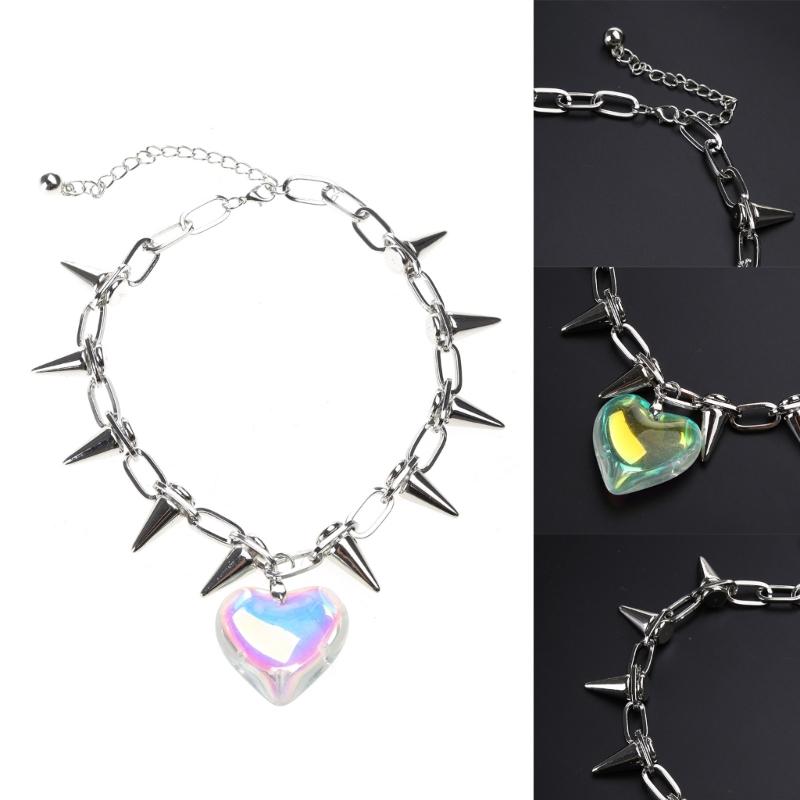 Rivets Heart Necklace Heart Pendant Clavicle Chain Choker for Women Teen Girls Rock Y2k Necklace for Halloween Jewelry