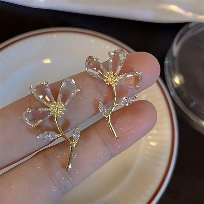 New Light Luxury Style Crystal Flower Earrings Women'S Earrings Fashion Exquisite Wedding Jewelry