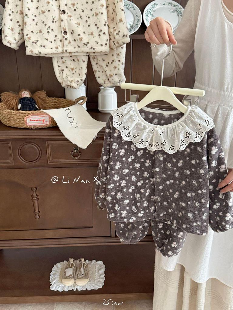 2025 New Children's Fleece-Lined Pajama Set: Girls' Lace Cardigan Homewear for Autumn and Winter