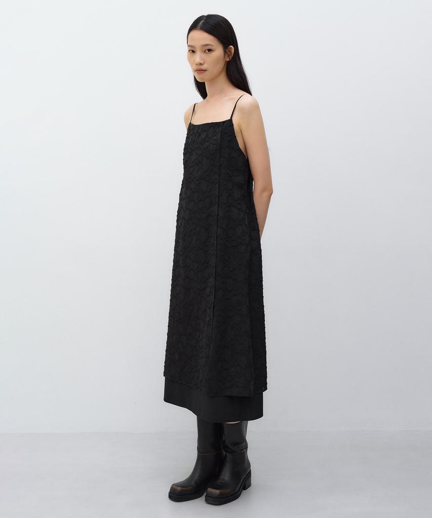 INSILENCE WOMEN Textured Jacquard Dress Black