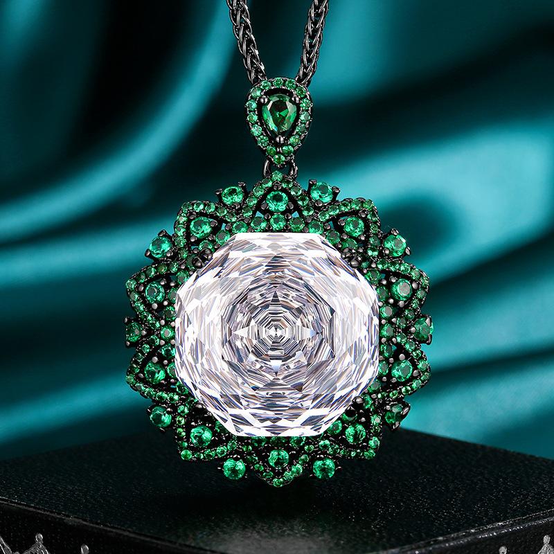 

Jewelry Copper Bottom Gold Plated Simulation Rose Chepala Green Black Gold Personality Pendant Necklace Main Stone 18Mm