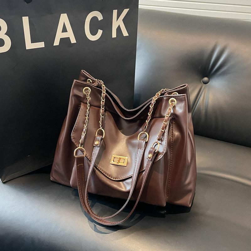 

Trend spring casual retro tote bag women s large capacity chain oily skin lazy wind ins wind shoulder bag