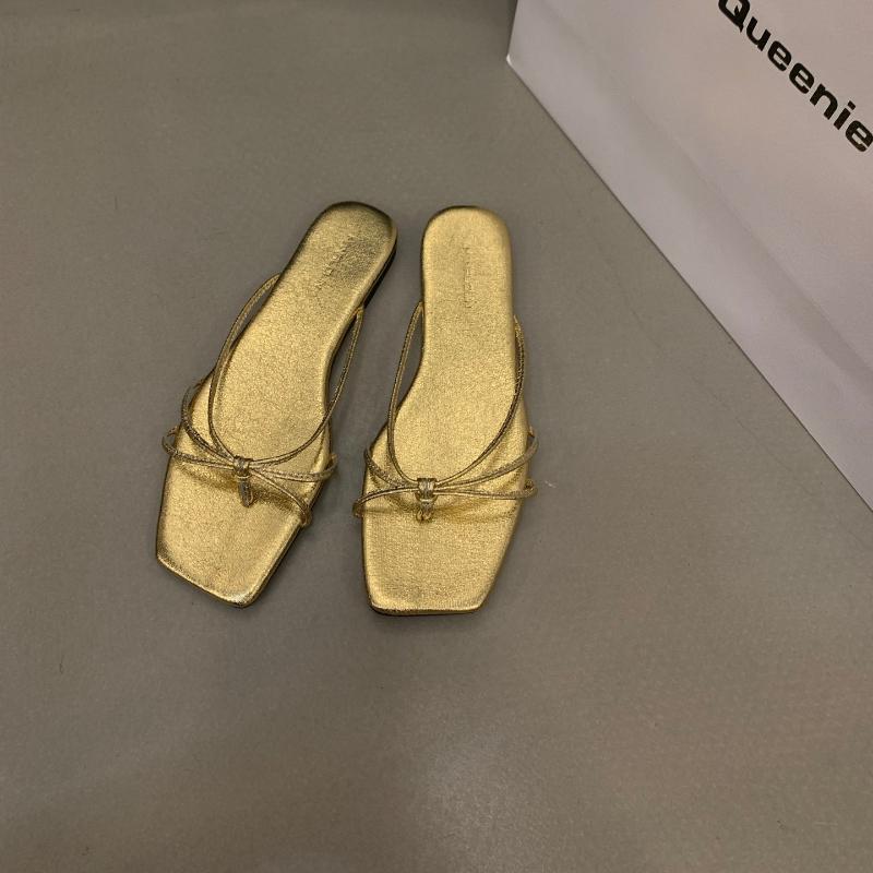 Fashion Summer Slippers Women's Shoes 2025 New Flat Flip Flops Comfortable Non Slip Outdoor Beach Shoes Fashion French Women Slippers