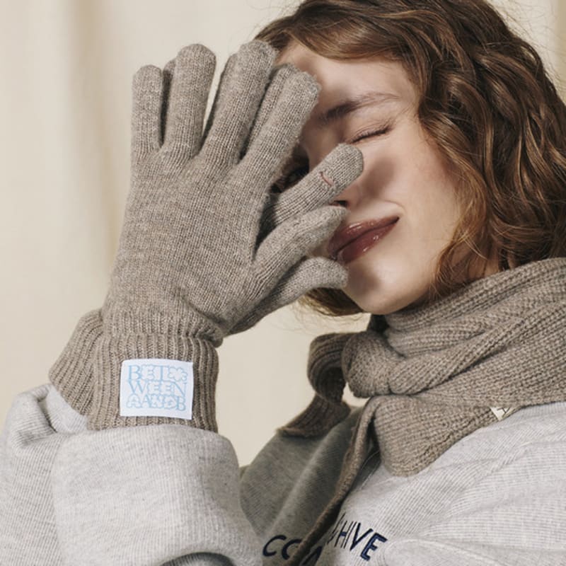 Between A and B Bubble Label Cashmere Wool Blended Gloves_4 Colors