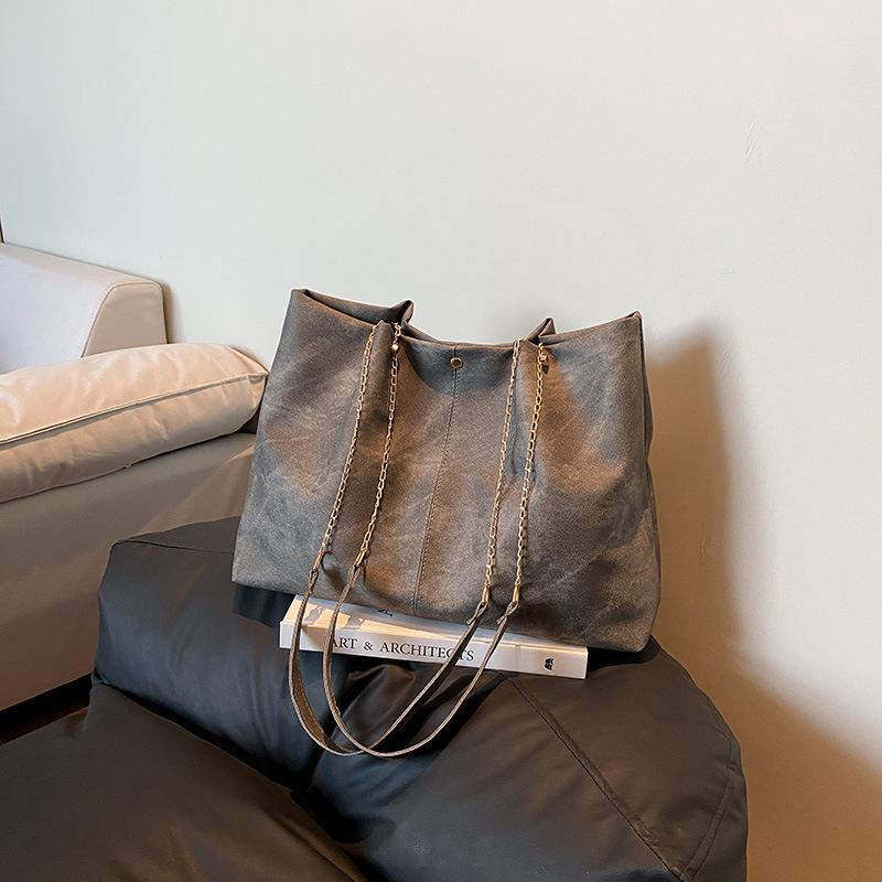 2025 new European and American retro soft leather handbag bag women's large-capacity simple shoulder bag solid color tote bag