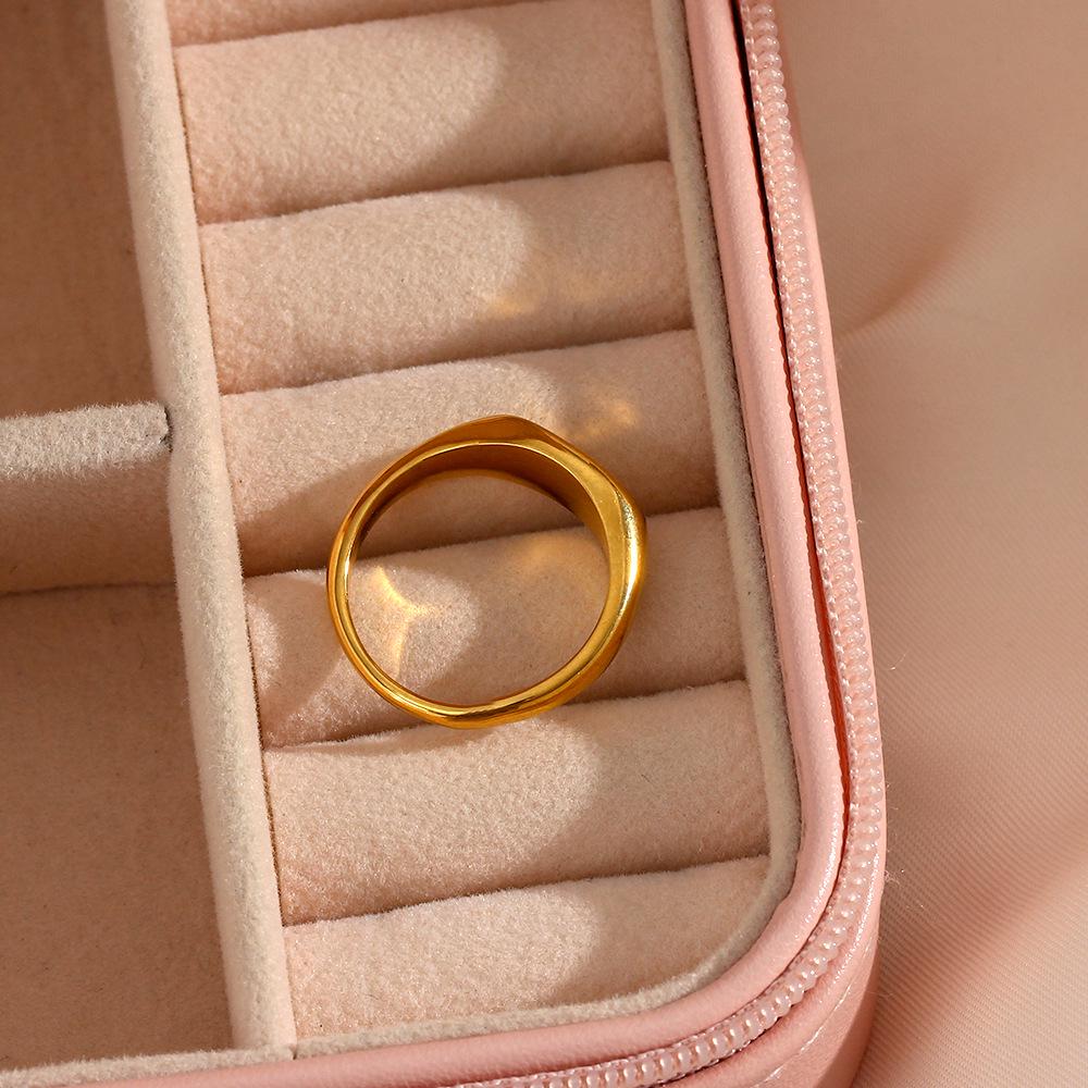 Europäisch-Amerikanische Mode 18K Gold Plated Edelstahl Ovaler Stern Zirkon Ring