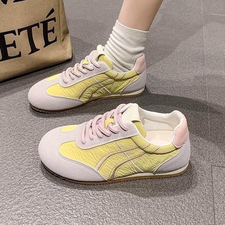 2025 spring ballet training shoes women's new Internet celebrities super fire flat casual sports shoes retro lace-up Forrest Gump shoes