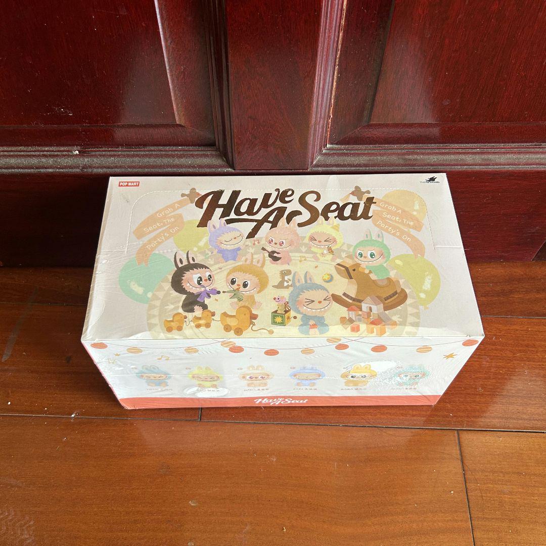 

[USED] POP MART Have A Seat Box