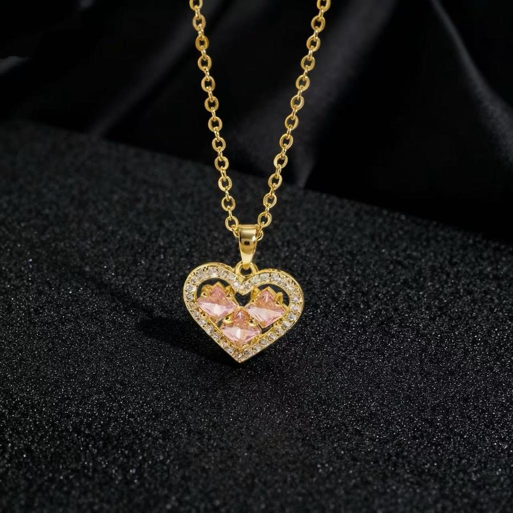 Metal Heart Crown Collarbone Necklace Hip Hop Pendant Necklace For Women Luxury Chain Accessory