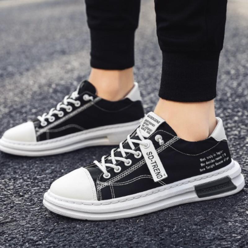 Summer Youth Men Canvas Vulcanized Shoes Flats Shoes Trend Light Breathable Men Casual Sneakers Male Board Shoe chaussures femme