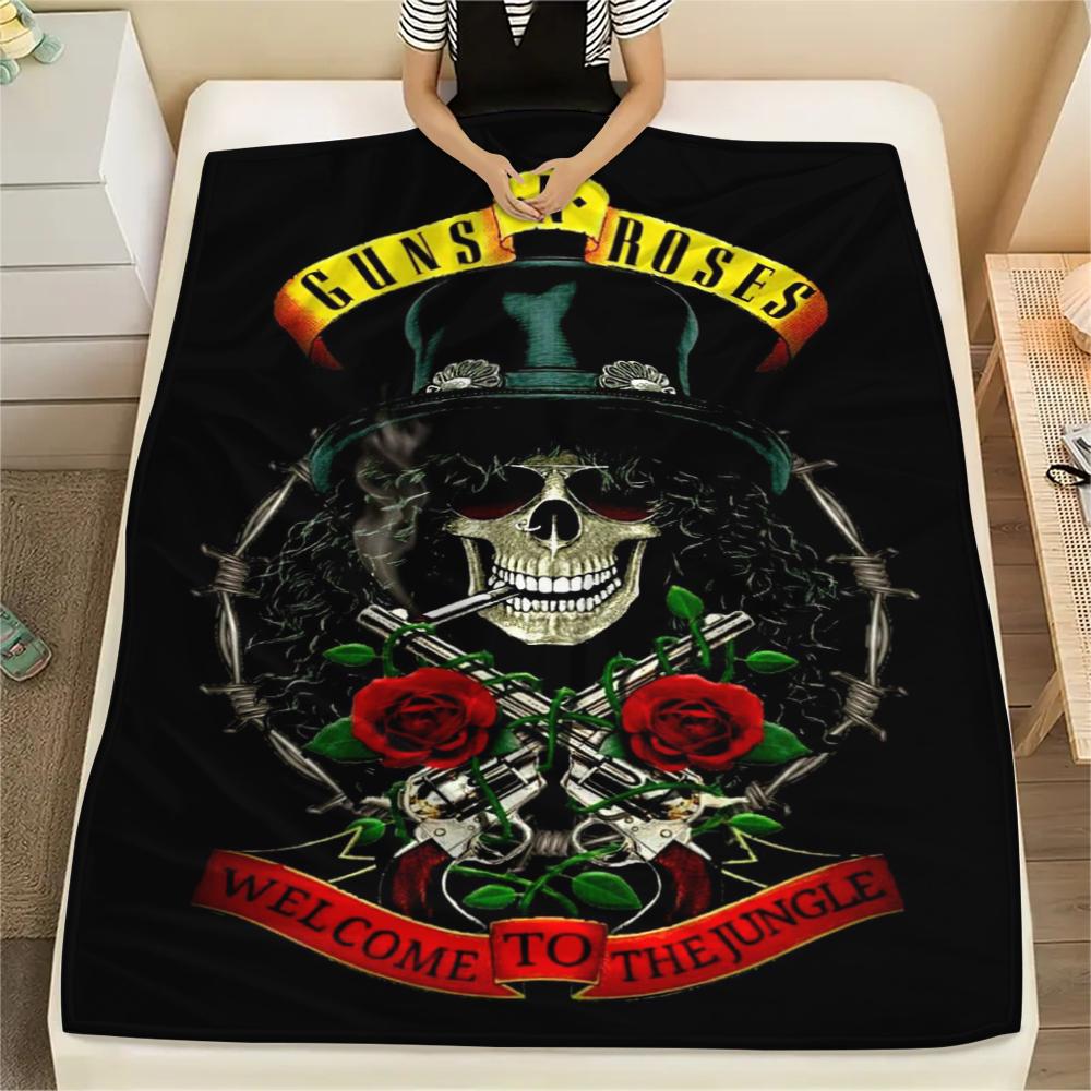 1Pc Guns&Roses Print Flannel Blanket, High quality Comfortable for All Seasons, Home Decor, Warmth and Comfort, Perfect for Gifts