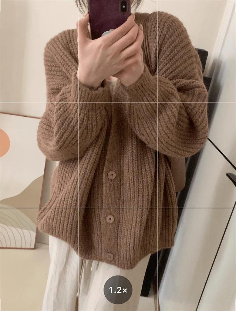 Women's Soft Pink Knit Cardigan: Gentle, Relaxed Style for Spring and Autumn