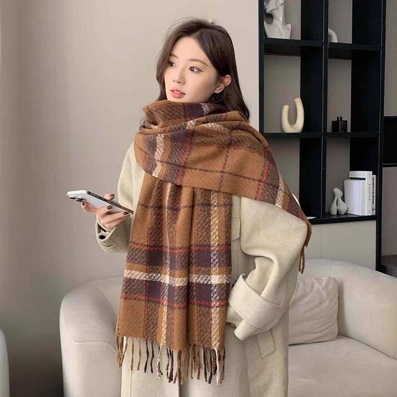 

Шарф осенне-зимний женский новый осенне-зимний атмосферный клетчатый шарф высококлассный шарф 200*66CM