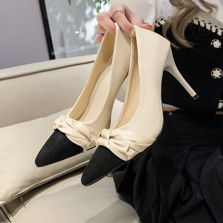 Xiaoxiangfeng High Heels Women's Stilettos 2025 Spring Retro Temperament Versatile Pointed French with Skirt Light Mouth Single Shoes