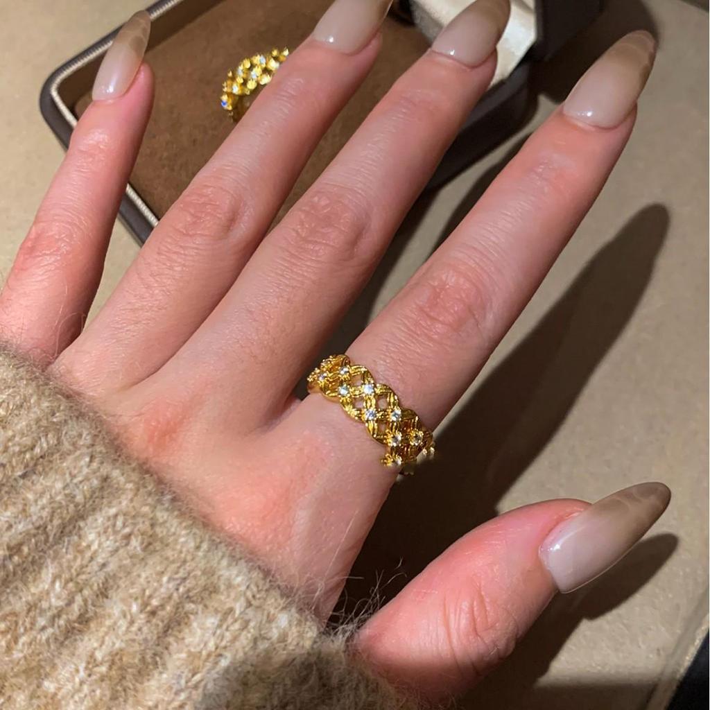 18k Gold Plated Zircon Ring: Exquisite Luxury Openwork Design, High-End Hand Jewelry.