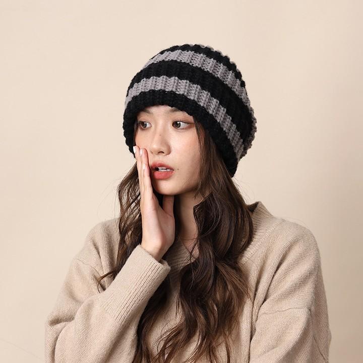 Pile hats autumn and winter lazy wind color matching coarse knitted wool hats women's cold hats men's big head circumference showing small face