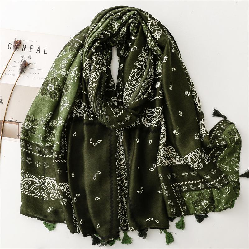 Unisex Autumn/Winter Scarf: Soft Cotton-Linen & Silk Feel, Paisley, Tassel Design - Ideal Travel Shawl.