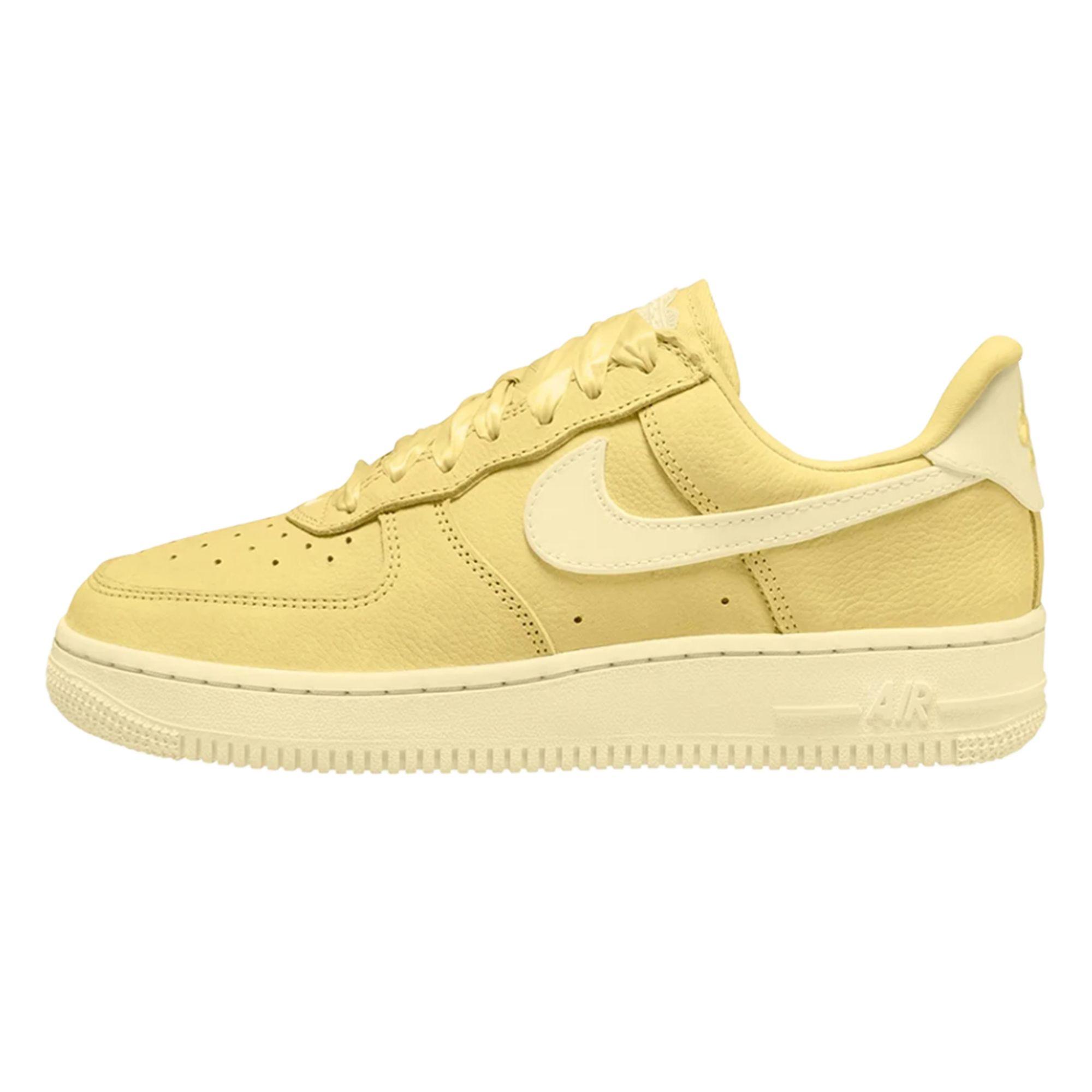 Nike Air Force 1 Skateboard Shoes Women s Yellow IR0871-700 38.5