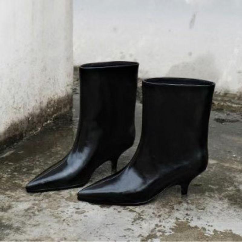 European and American Minimalist Boots Women 2025 Pointed Toe Retro Skinny Heel Skinny Boots