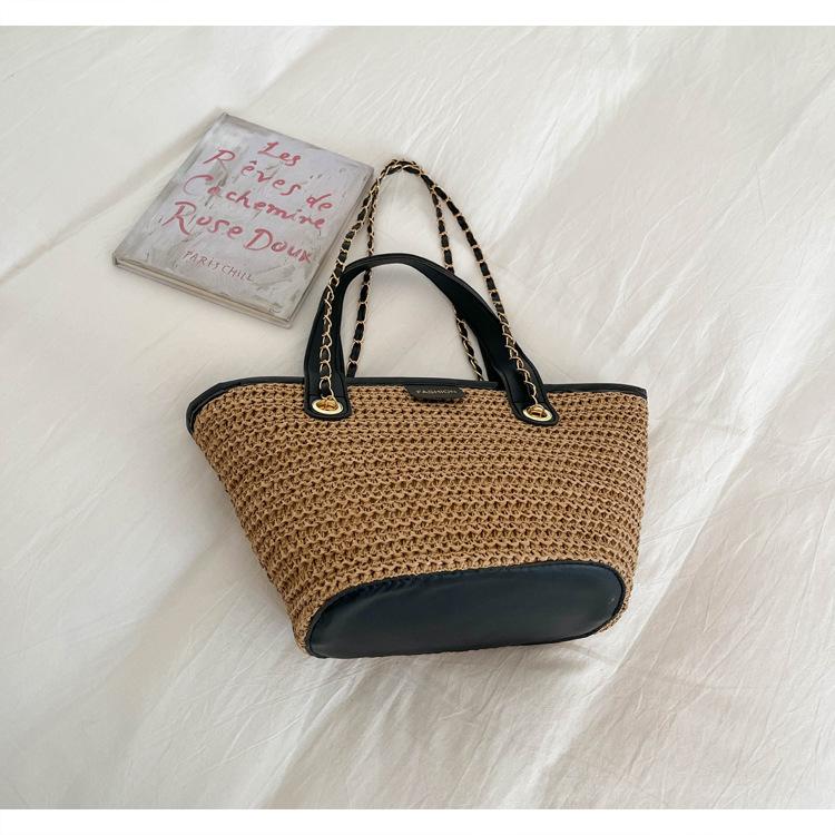 Women's 2026 Korean-Style Vacation Straw Bag: Handheld, Large Capacity, Chain Shoulder, Simple Fruit Basket Design