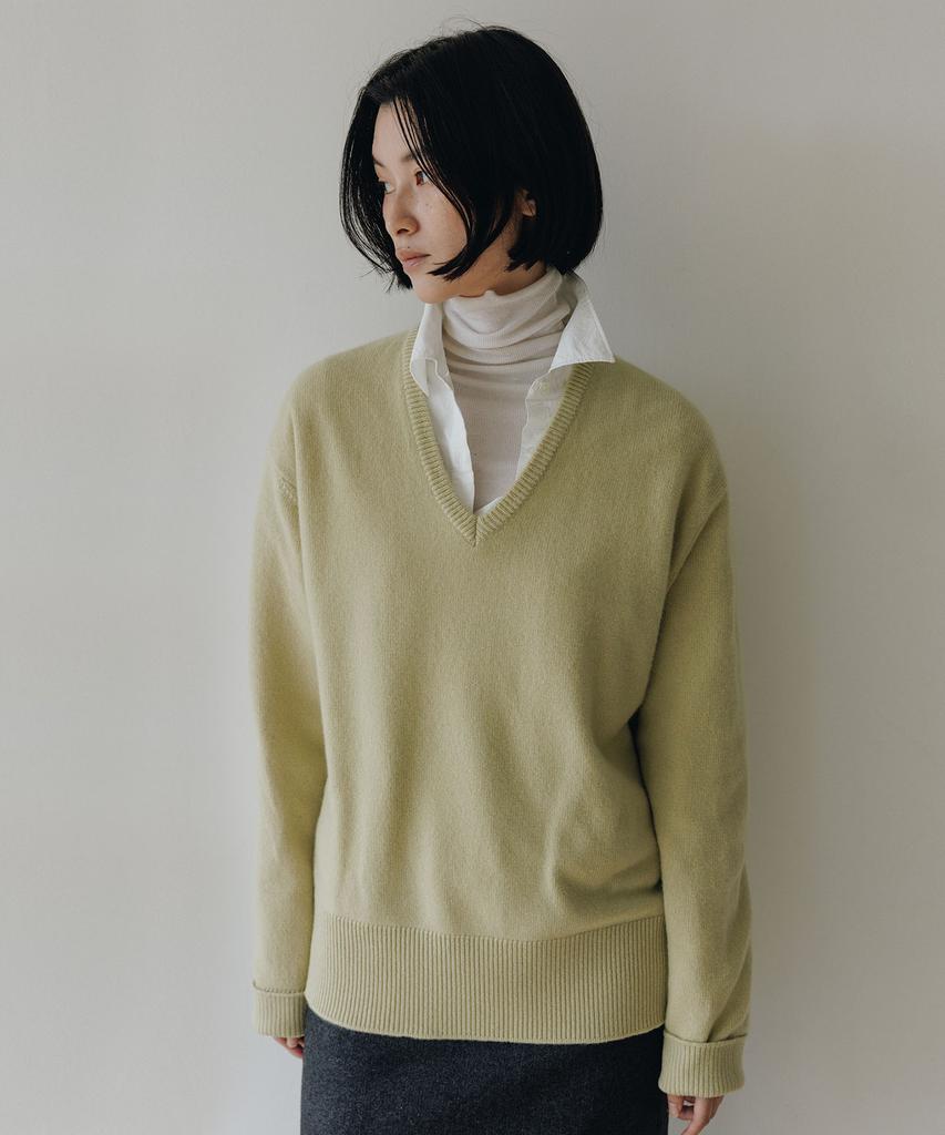 Beullaengkeulumumeon Over V-Neck Knit_Lime