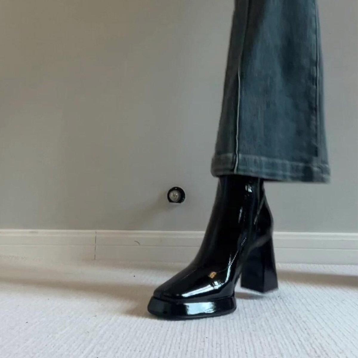 

Лакированная кожа на толстой подошве с высоким каблуком короткие женские британские ветронепроницаемые квадратные задние молнии тонкие ботинки 39