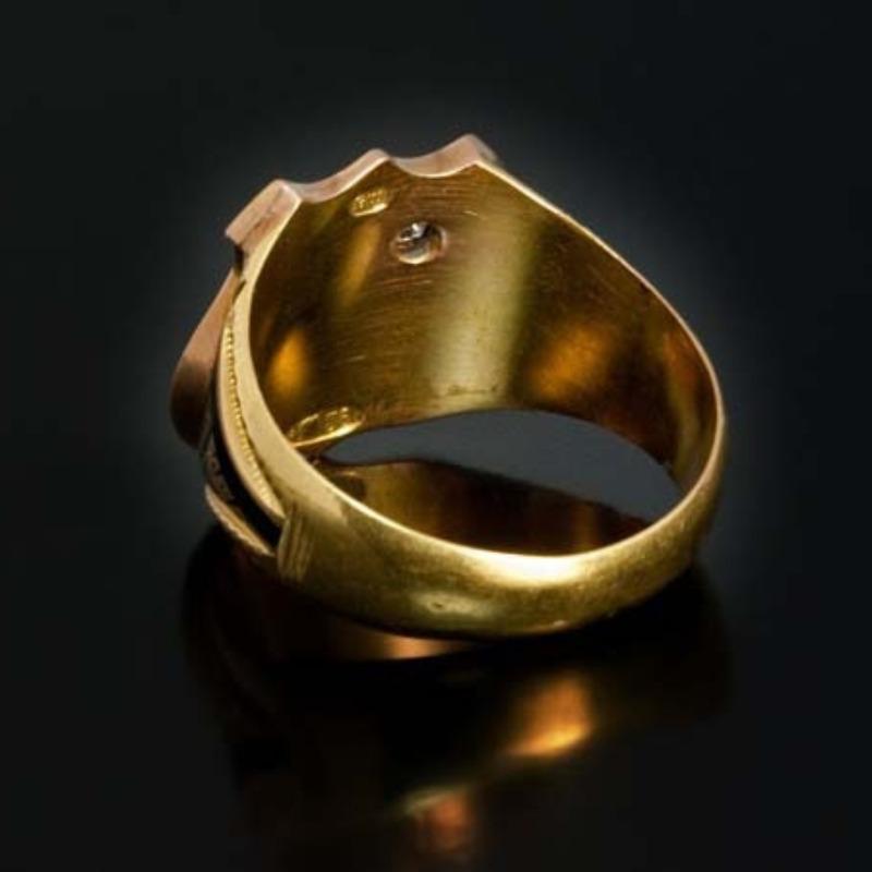 Vintage Shield-shaped Enamel Ring, Blue Center with Gold Details, Suitable for Collectors, Themed Events, Unique Gifts