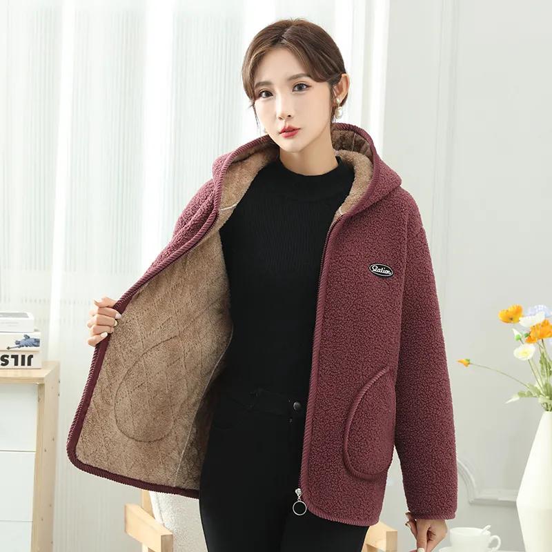 Granulowany polarowa kurtka zimowa plus aksamitne pogrubienie dla utrzymania ciepła w średnim i starszym wieku duży kołnierz z kapturem luźny duży rozmiar casual