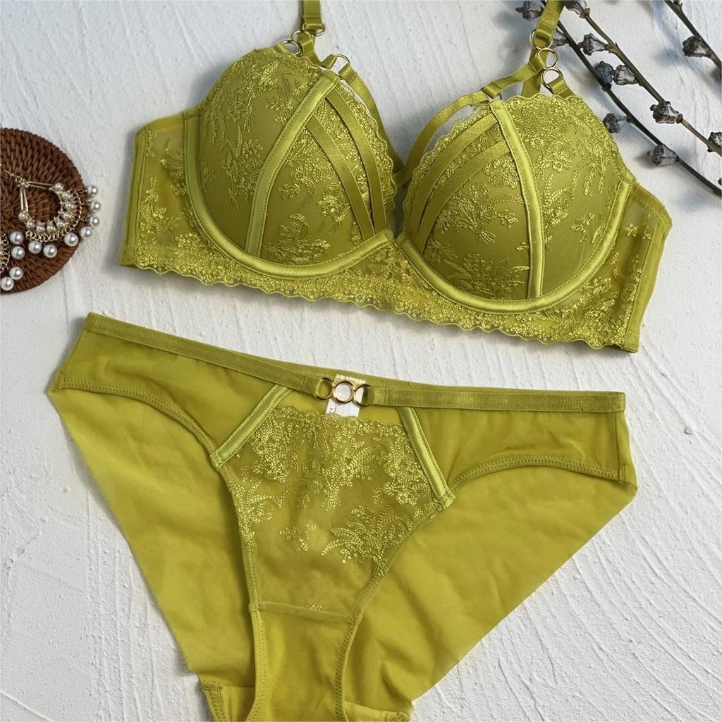 Sexy Lace Bra Set with Cross-straps To Enhance Bust and Enhance Small Chest