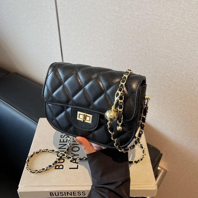 Popular chain spring and summer messenger bag women's fashion niche small square bag high-end diamond bag