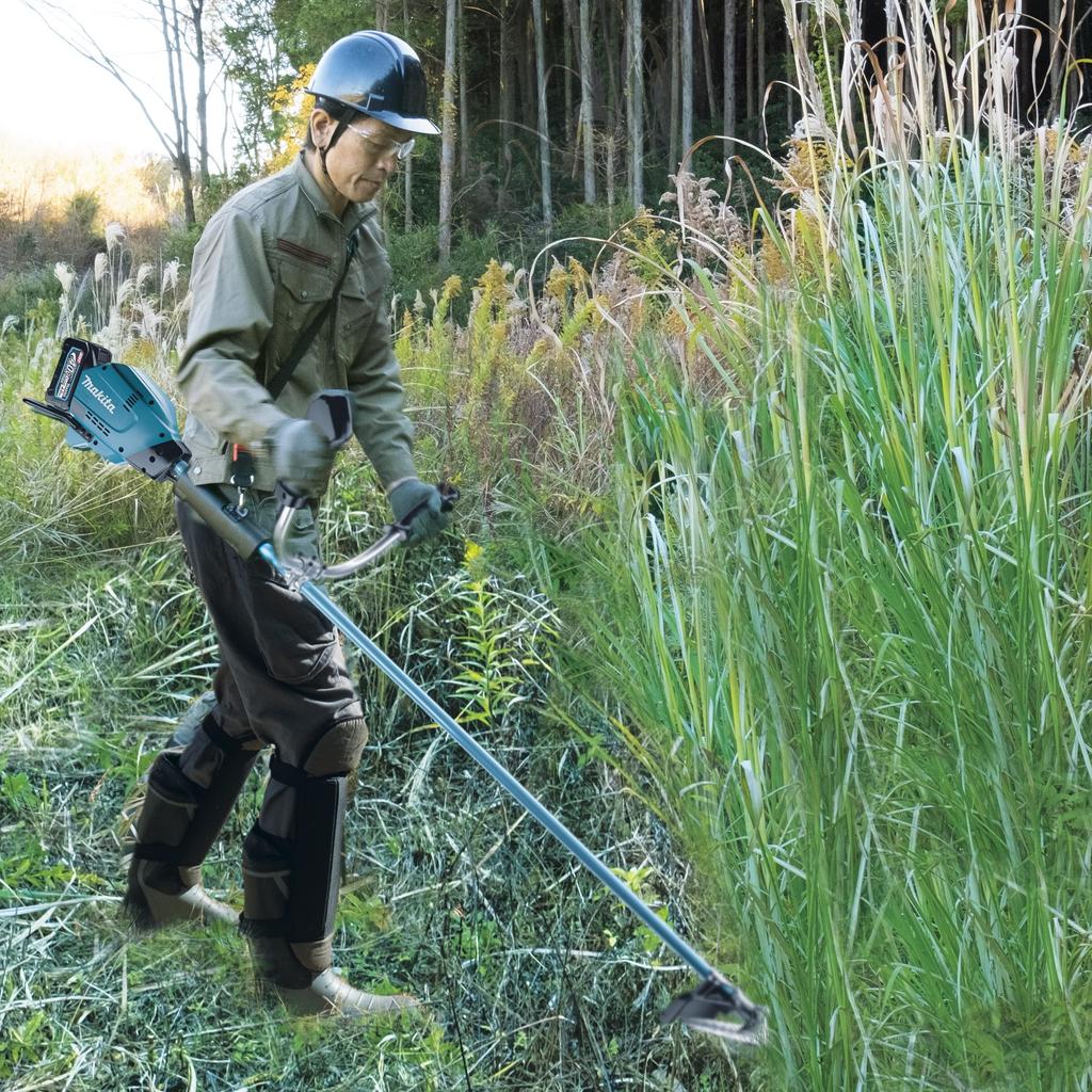 Makita Cordless Grass Trimmer 40Vmax and Charger Sold MUR006GZ (Battery Separately)