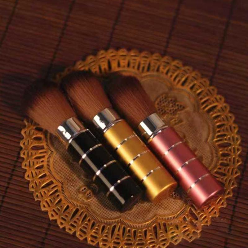 1 Stück Einziehbarer Pinsel Make-up Pinsel Puder Rouge Puderpinsel Mini Weiche Nylonhaare Multifunktional Tragbar Mit Metallgriff
