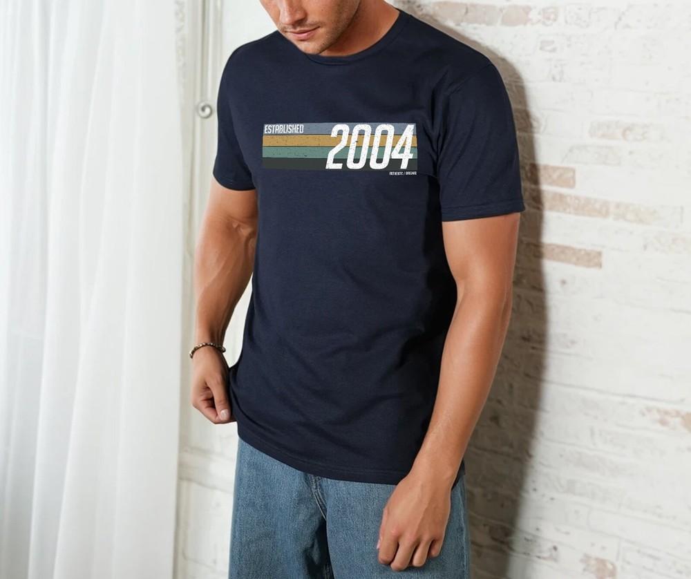 

Established 2004 T-shirt Top Funny 21st Birthday Gift Retro Gift Dad Legend L