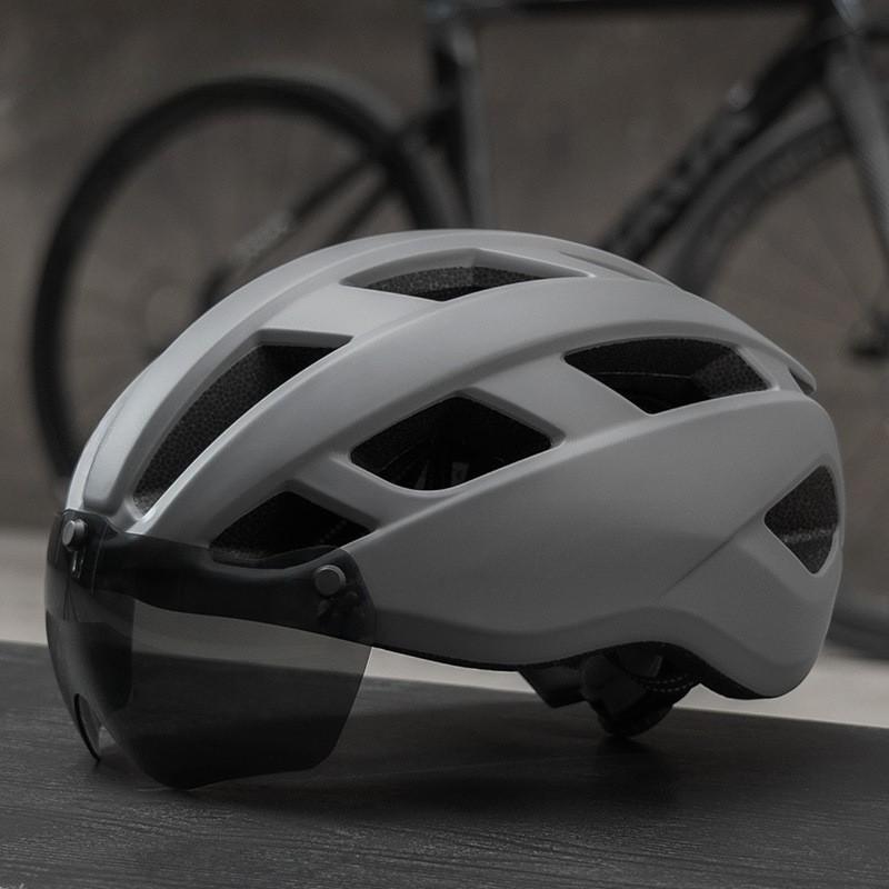 Integrated Cycling Helmet With Visor Mountain Road Bikes Unisex Adult Safety Gear CE EN1078 Certified