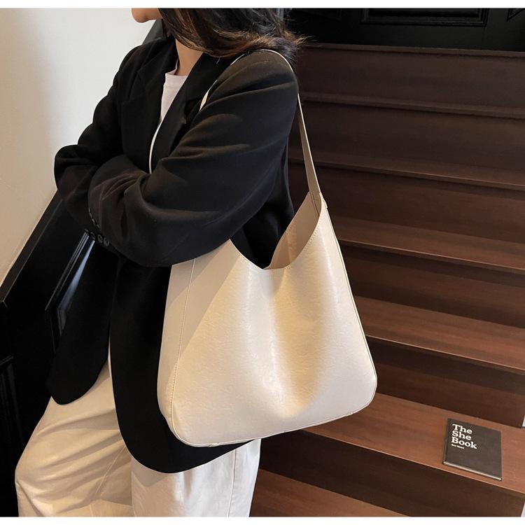 Large capacity underarm bag 2025 new texture women's simple fashion versatile spring and summer shoulder messenger bag