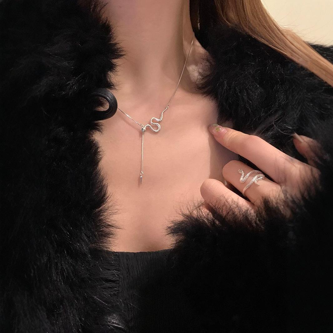 Год Змеи Подвеска-ожерелье - Высококлассная ключичная цепочка с нишевым дизайном