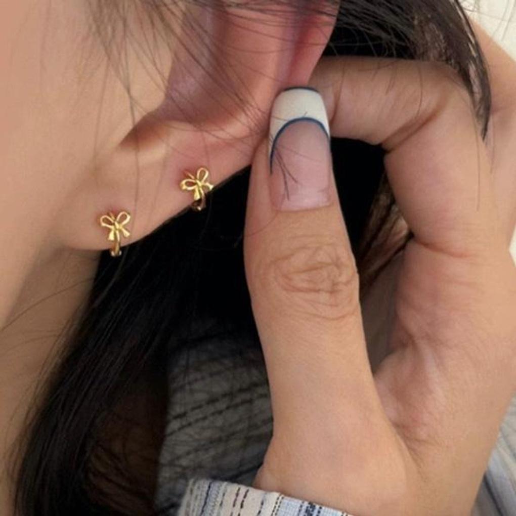 Women's Daily Mini Line Ribbon Hoop Earrings (2 colors)