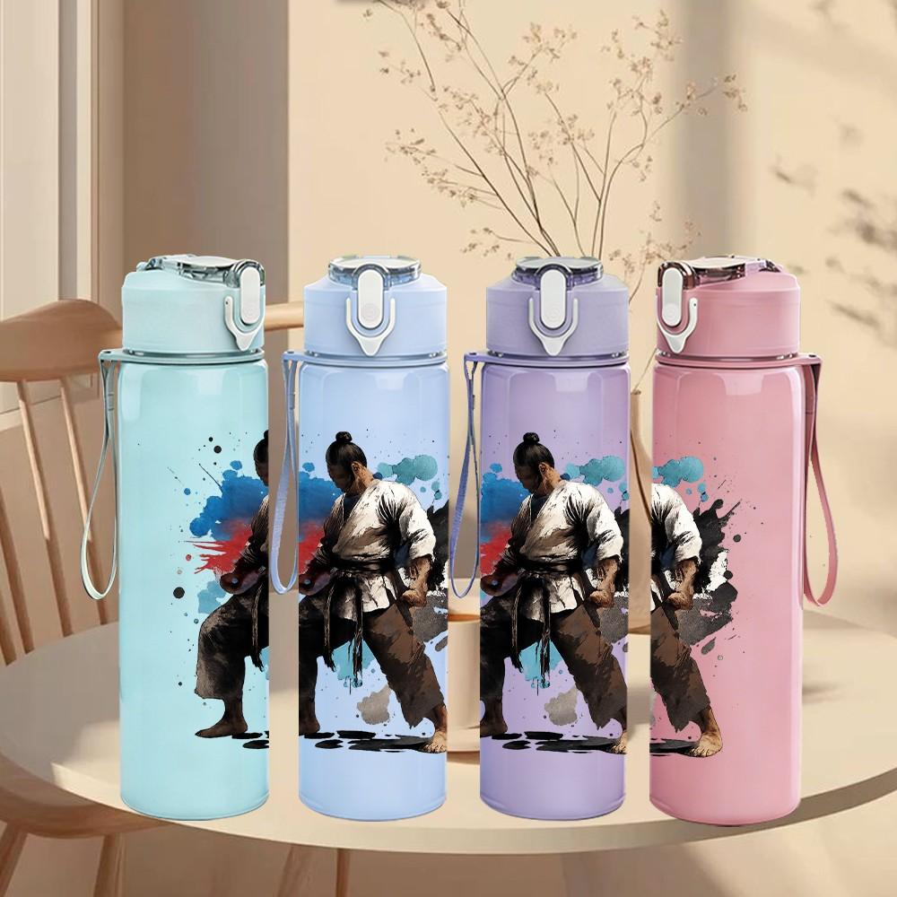 1PC Martial Arts Fighter Print 750ml Color Plastic Sports Water Bottle Leakproof Flip Straw Lid Suitable for Sports Office Home Use