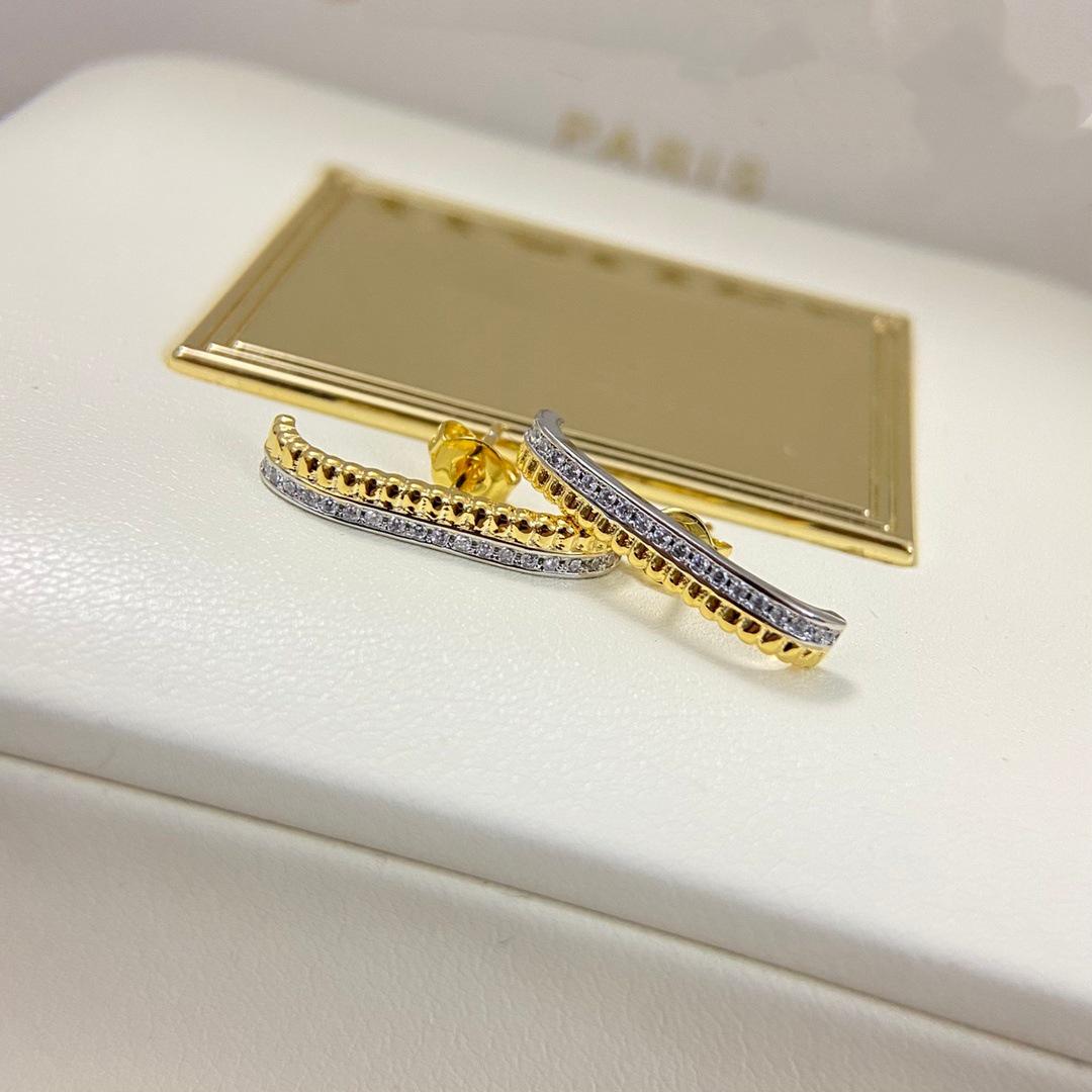 

Двухцветные серьги-гвоздики с краем из страз и шестеренками для женщин - Персонализированный нишевый дизайн Color Block с атласным покрытием, изготовленный с ЧПУ-точностью